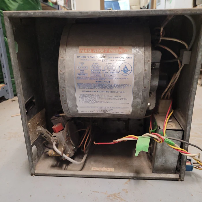 16000-btu-used-fa-7220-hydro-flame-rv-propane-furnace-622775_700x700
