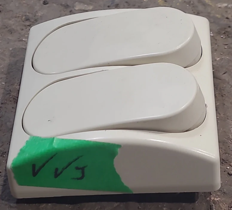 used-12v-rv-double-light-switch-865445_776x700