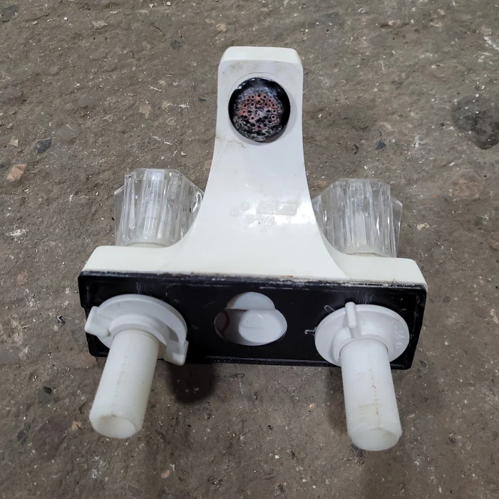 used-4-bathroom-faucet-bone-610699_700x700