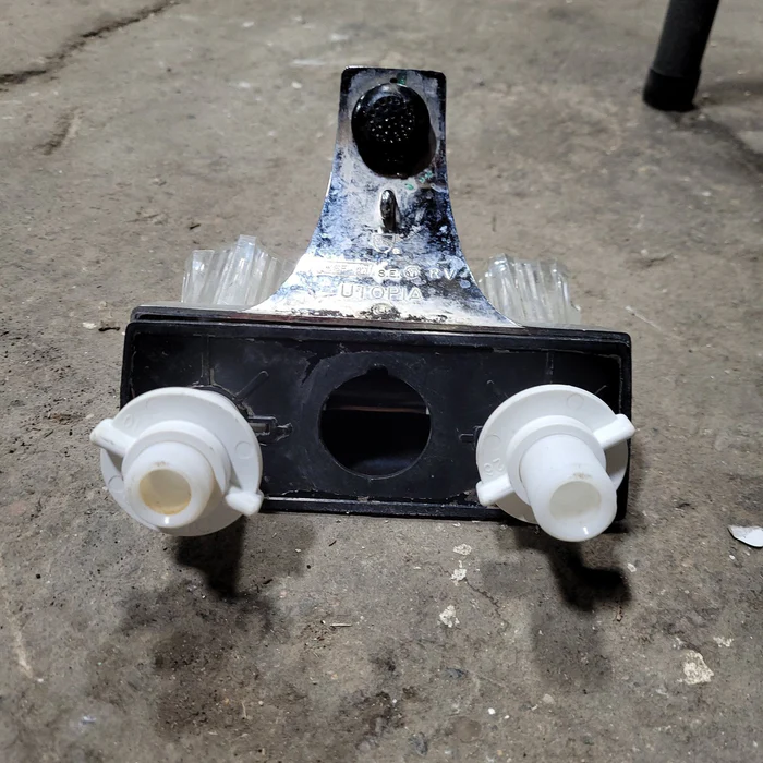 used-4-shower-faucet-chrome-678234_700x700