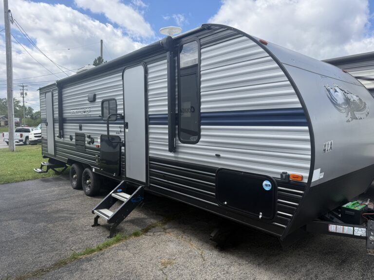 2019 Grey Wolf 26DBH Full Exterior Side View