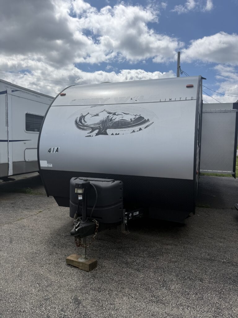 2019 Cherokee Grey Wolf 26DBH Front Exterior