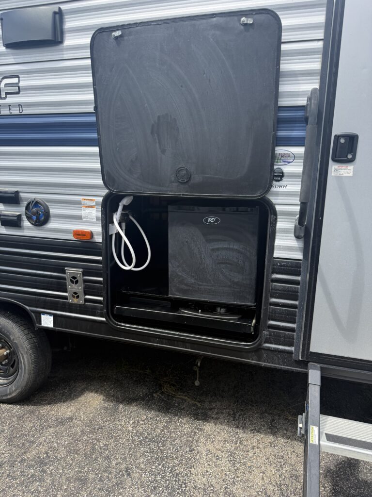 2019 Grey Wolf 26DBH Exterior Utility Compartment